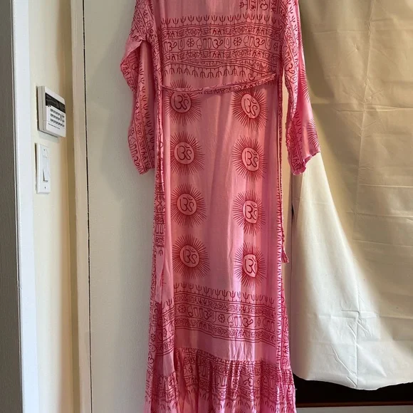 Elegant Pink Maxi Dress - Picture 4 of 8